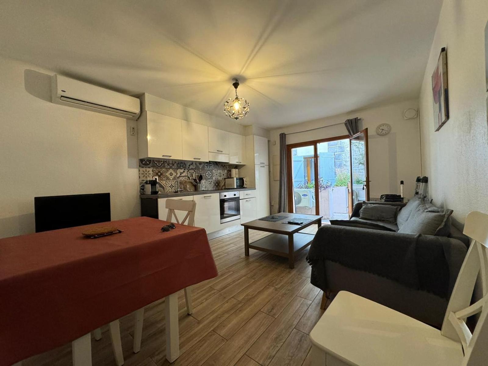 Cosy Poullan, 2-Bedroom Apartment, 200 M From The Beach ニース エクステリア 写真