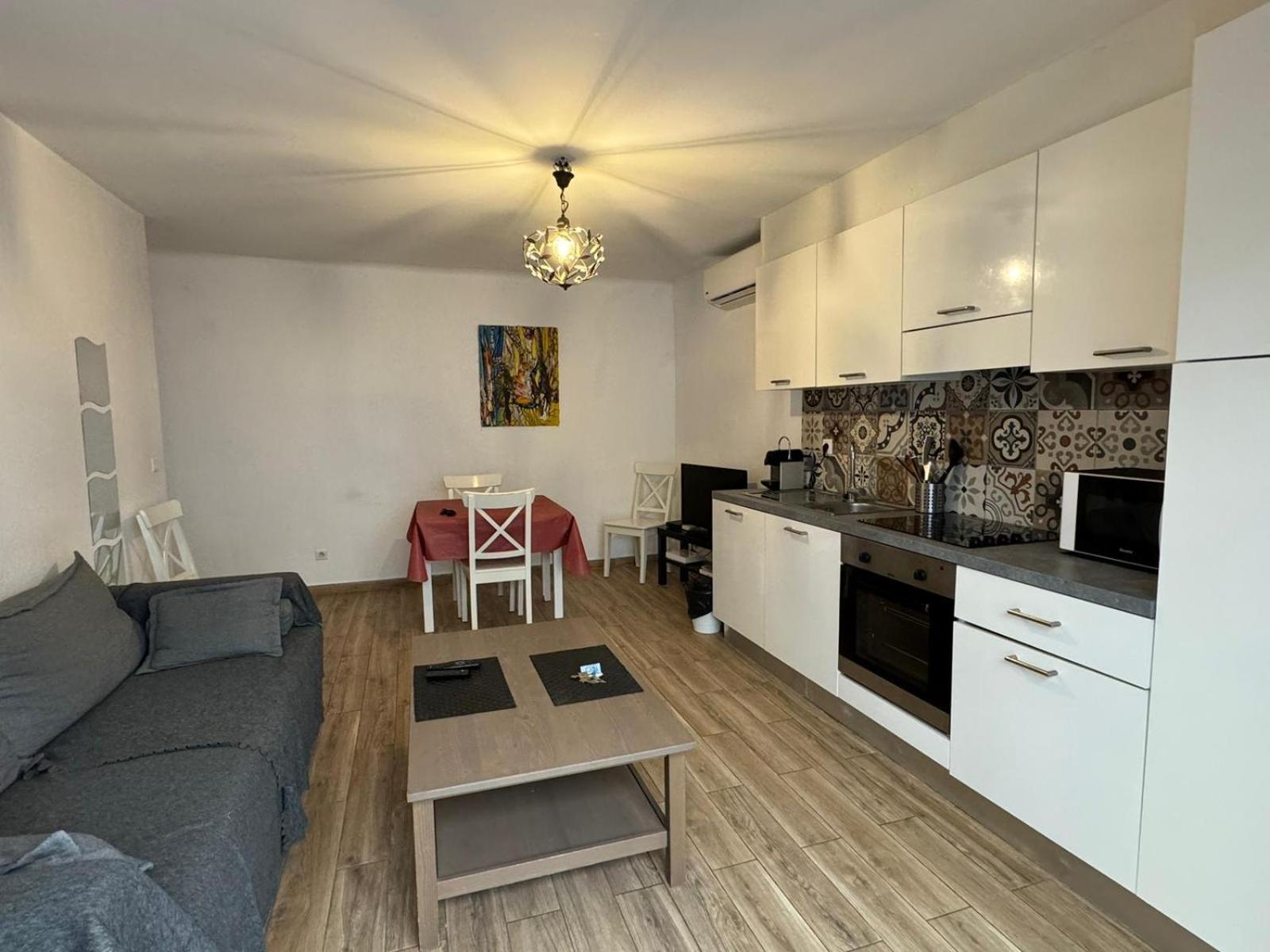 Cosy Poullan, 2-Bedroom Apartment, 200 M From The Beach ニース エクステリア 写真